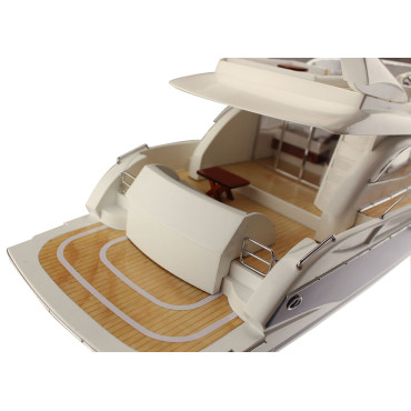 Модель моторної яхти Sea Club Sunseeker Manhattan h- 38 см, l-90 см (5403.V)